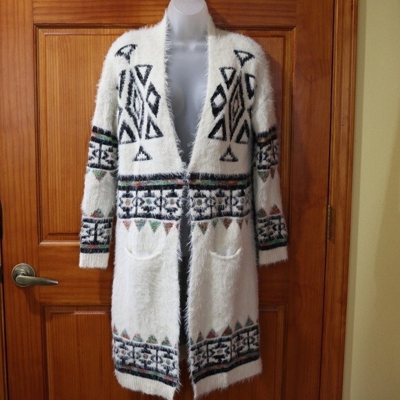 Sequin Hearts Aztec Print Fuzzy Long Line Blanket Cardigan Sweater Med - Picture 2 of 15